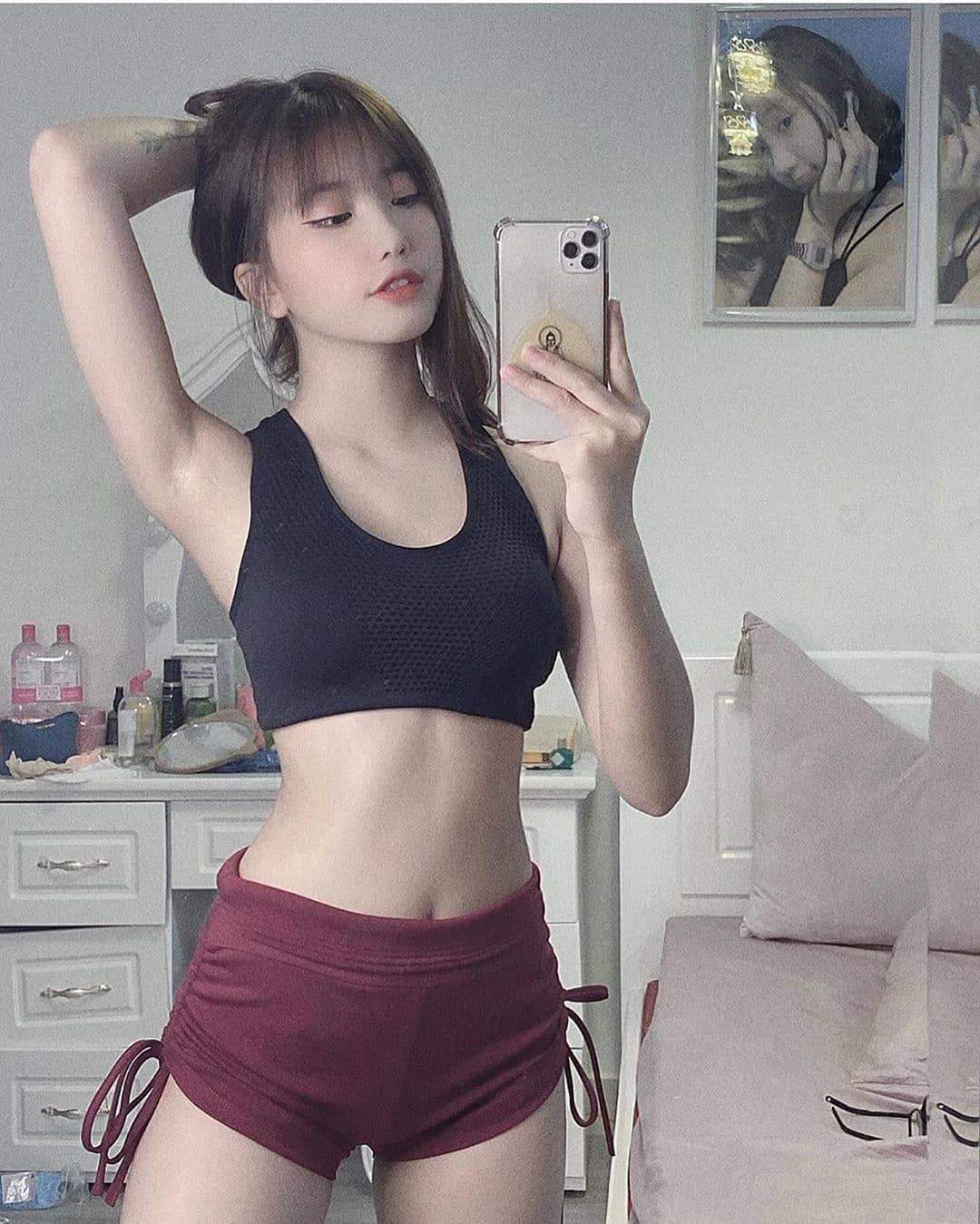 Petite Vietnamese Teen Cutie Selfie With A Tiny Sexy Body