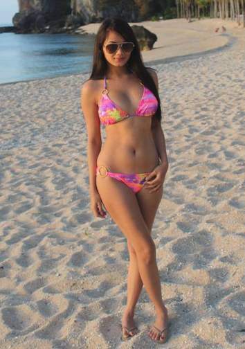 Pinay Lbfm Skimpy Bikini Babe On A Philippines Beach Sexy Petite Body