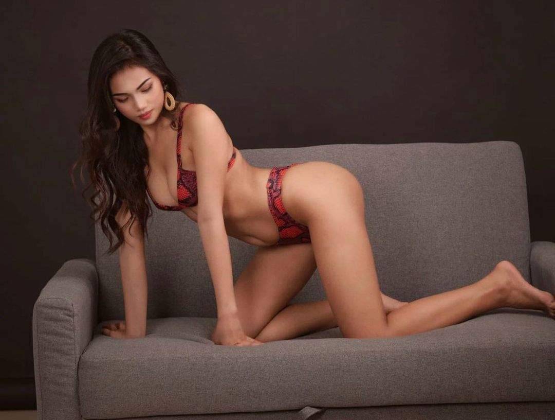 Pretty Filipina Model Beautifully Built Body Sexy Legs